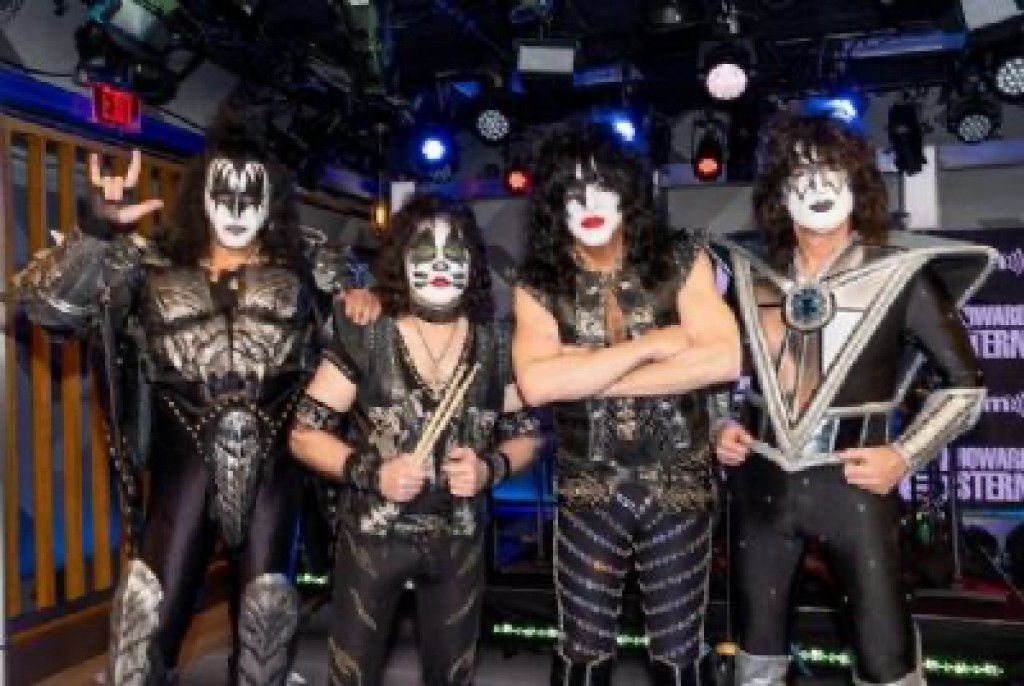 Kiss lamenta morte de chefe de segurança Danny Francis