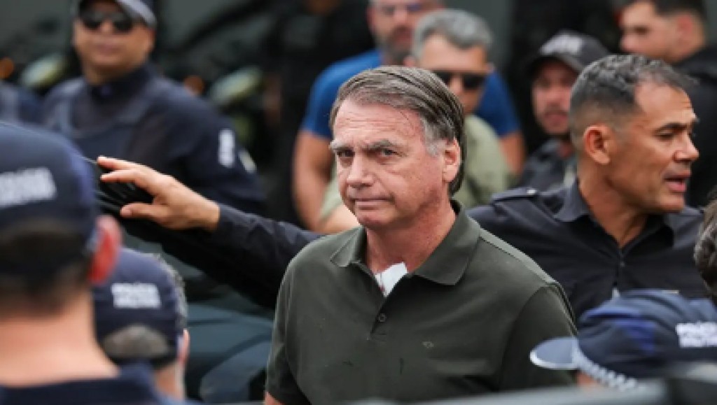 Defesa pede saída temporária para cirurgia de Bolsonaro e solicita regime domiciliar