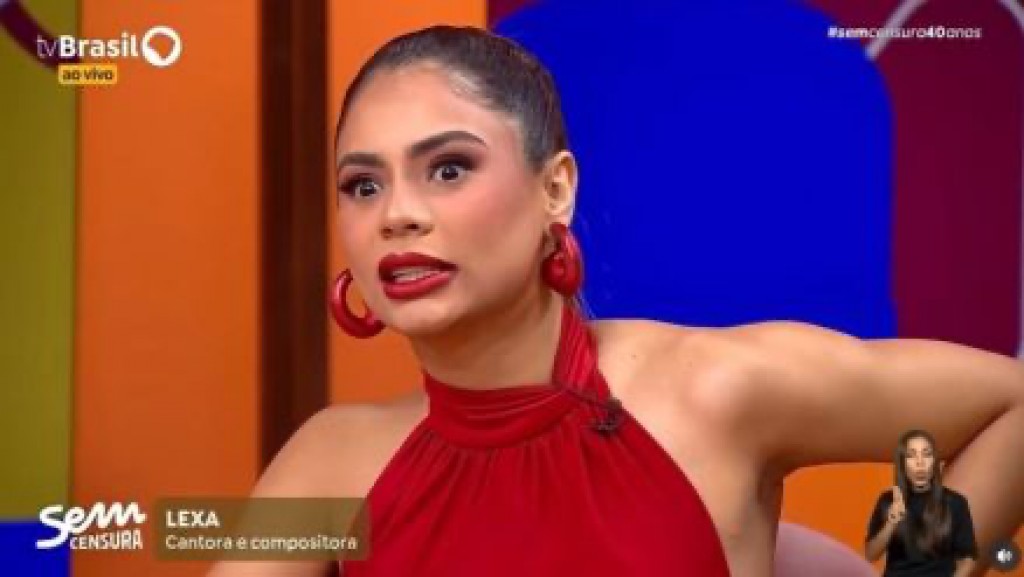 Lexa se emociona ao relembrar perda da filha 